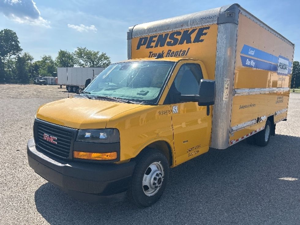 Light Duty Box Truck-Light and Medium Duty Trucks-GMC-2021-Savana G33903-Saginaw-MI-88,106\n\t\tmiles-$ 27,500 - Image 3