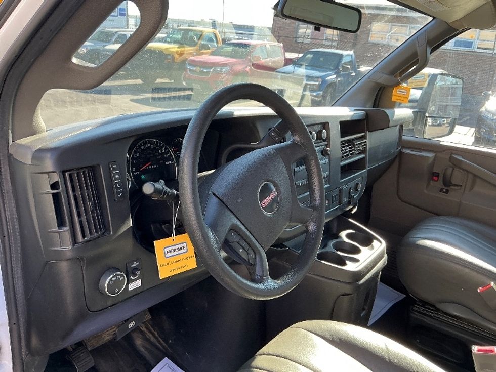 Light Duty Box Truck-Light and Medium Duty Trucks-GMC-2021-Savana G33903-Saint Louis-MO-101,561\n\t\tmiles-$ 29,000 - Image 17