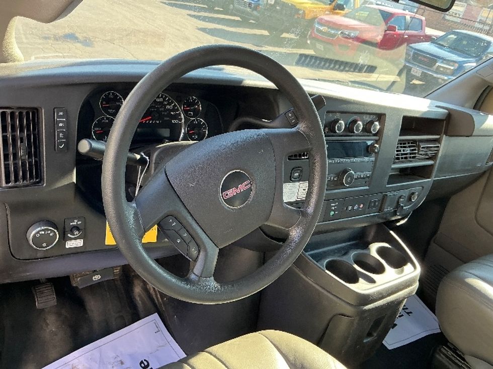 Light Duty Box Truck-Light and Medium Duty Trucks-GMC-2021-Savana G33903-Saint Louis-MO-101,561\n\t\tmiles-$ 29,000 - Image 18