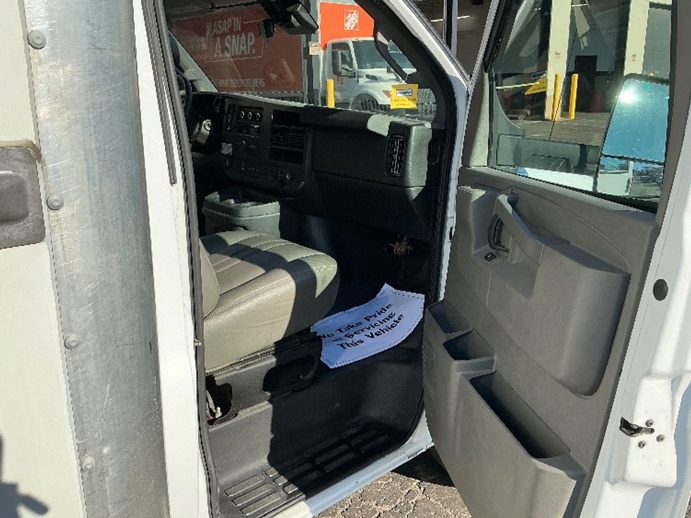 Light Duty Box Truck-Light and Medium Duty Trucks-GMC-2021-Savana G33903-Saint Louis-MO-101,561\n\t\tmiles-$ 29,000 - Image 20