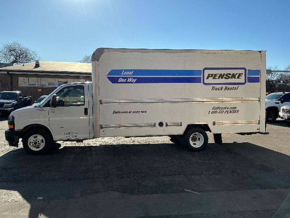 Light Duty Box Truck-Light and Medium Duty Trucks-GMC-2021-Savana G33903-Saint Louis-MO-101,561\n\t\tmiles-$ 29,000 - Image 4