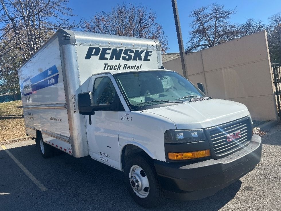 Light Duty Box Truck-Light and Medium Duty Trucks-GMC-2021-Savana G33903-Saint Petersburg-FL-116,985\n\t\tmiles-$ 28,750 - Image 1