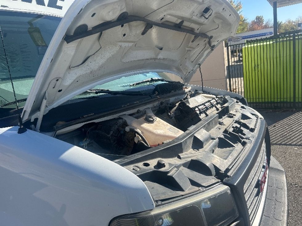 Light Duty Box Truck-Light and Medium Duty Trucks-GMC-2021-Savana G33903-Saint Petersburg-FL-116,985\n\t\tmiles-$ 28,750 - Image 23