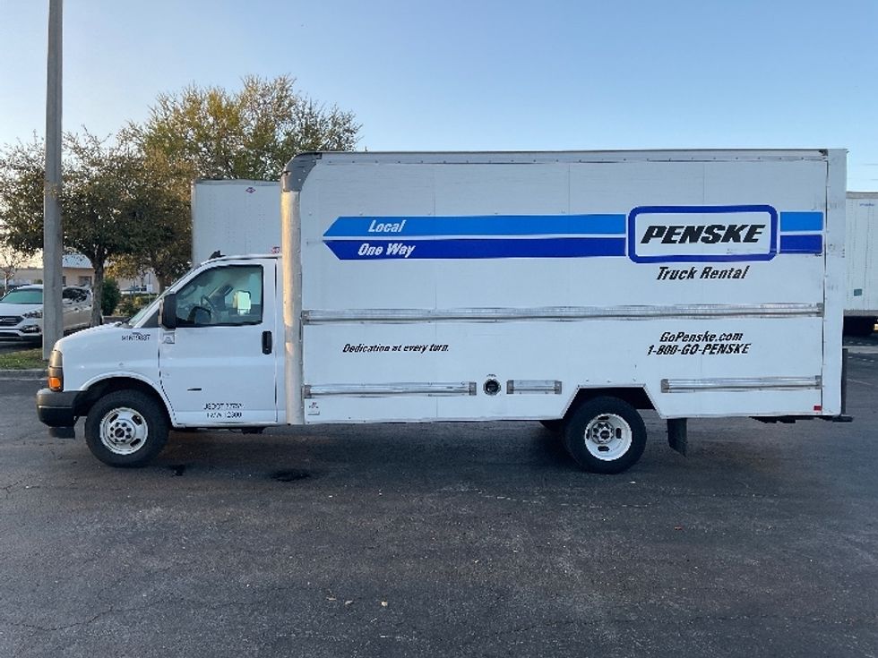 Light Duty Box Truck-Light and Medium Duty Trucks-GMC-2021-Savana G33903-Saint Petersburg-FL-81,147\n\t\tmiles-$ 33,000 - Image 4