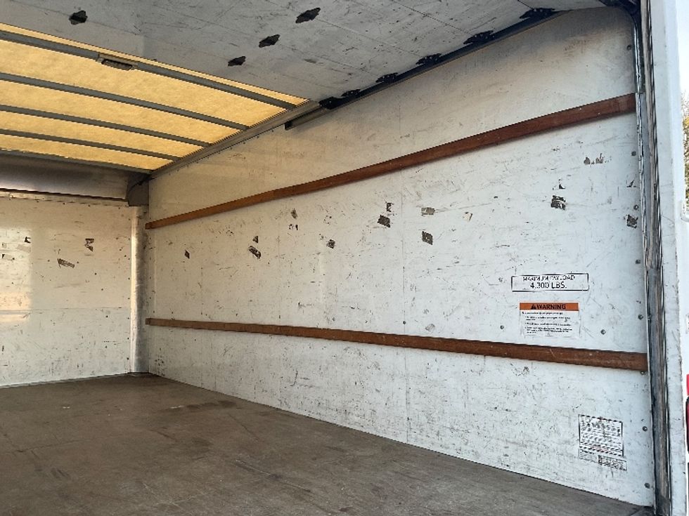 Light Duty Box Truck-Light and Medium Duty Trucks-GMC-2021-Savana G33903-Saint Petersburg-FL-81,147\n\t\tmiles-$ 33,000 - Image 11