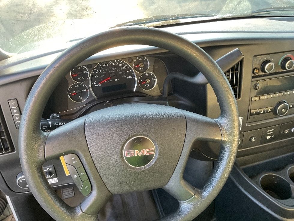 Light Duty Box Truck-Light and Medium Duty Trucks-GMC-2021-Savana G33903-Saint Petersburg-FL-81,147\n\t\tmiles-$ 33,000 - Image 17
