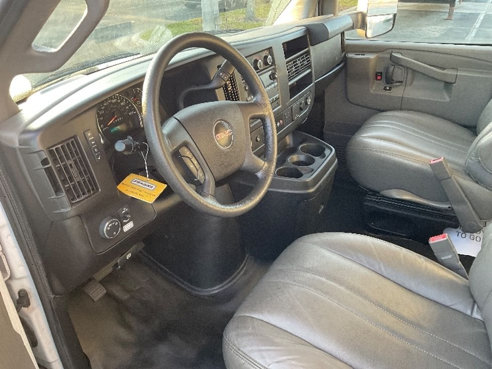 Light Duty Box Truck-Light and Medium Duty Trucks-GMC-2021-Savana G33903-Saint Petersburg-FL-81,147\n\t\tmiles-$ 33,000 - Image 16