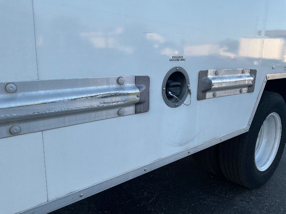 Light Duty Box Truck-Light and Medium Duty Trucks-GMC-2021-Savana G33903-Saint Petersburg-FL-81,147\n\t\tmiles-$ 33,000 - Image 25