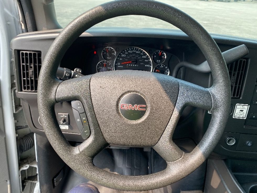Light Duty Box Truck-Light and Medium Duty Trucks-GMC-2021-Savana G33903-Salem-VA-101,681\n\t\tmiles-$ 28,750 - Image 18