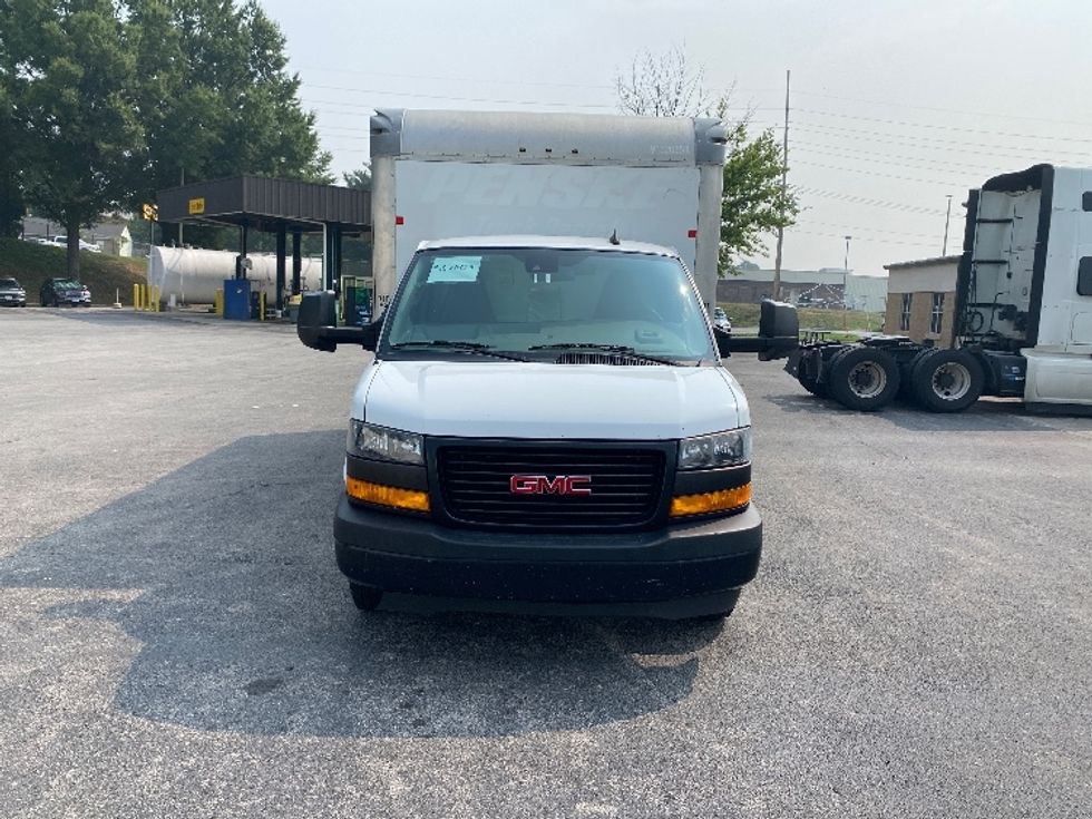 Light Duty Box Truck-Light and Medium Duty Trucks-GMC-2021-Savana G33903-Salem-VA-101,681\n\t\tmiles-$ 28,750 - Image 2