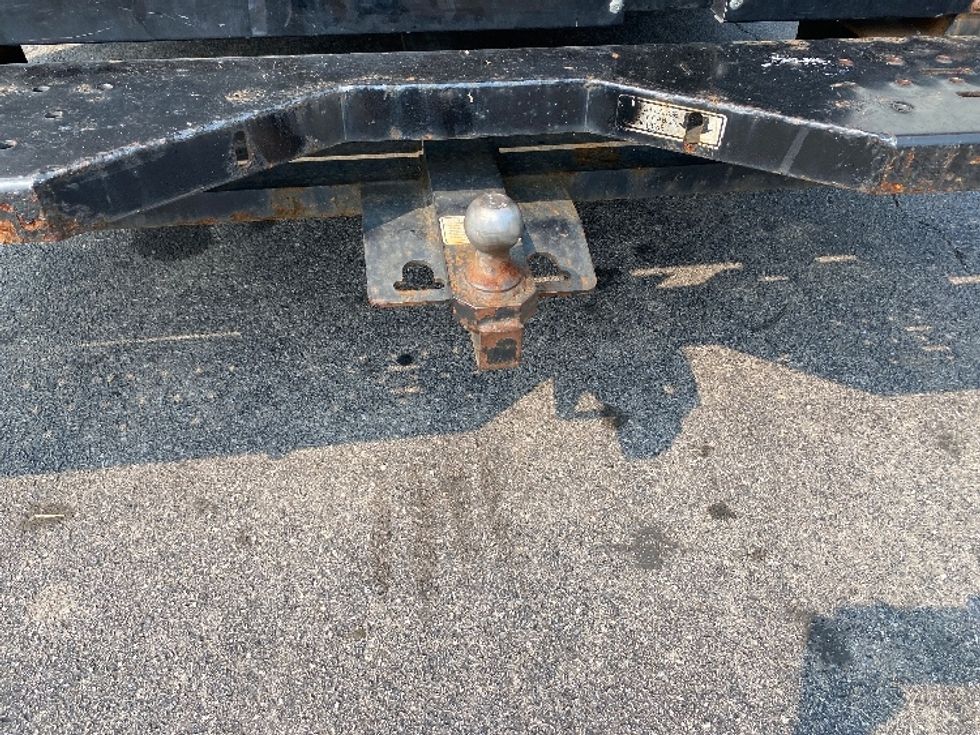 Light Duty Box Truck-Light and Medium Duty Trucks-GMC-2021-Savana G33903-Salem-VA-101,681\n\t\tmiles-$ 28,750 - Image 25