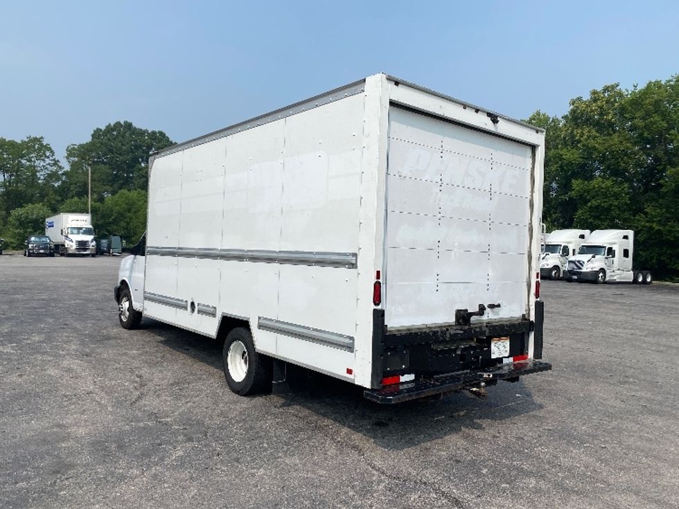 Light Duty Box Truck-Light and Medium Duty Trucks-GMC-2021-Savana G33903-Salem-VA-101,681\n\t\tmiles-$ 28,750 - Image 6