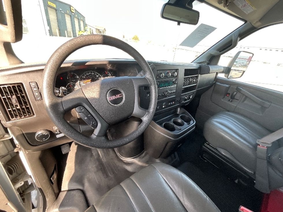 Light Duty Box Truck-Light and Medium Duty Trucks-GMC-2021-Savana G33903-Salt Lake City-UT-108,556\n\t\tmiles-$ 30,000 - Image 17