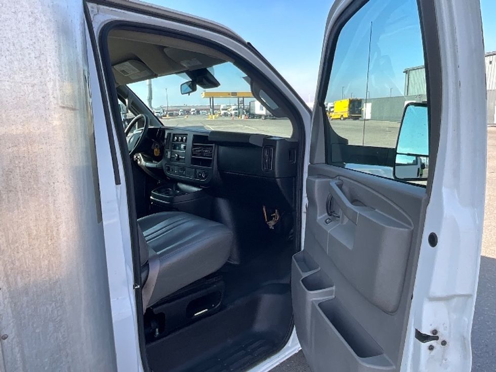 Light Duty Box Truck-Light and Medium Duty Trucks-GMC-2021-Savana G33903-Salt Lake City-UT-108,556\n\t\tmiles-$ 30,000 - Image 20