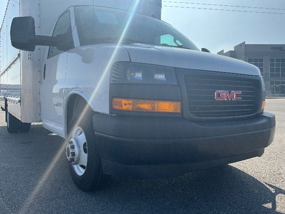 Light Duty Box Truck-Light and Medium Duty Trucks-GMC-2021-Savana G33903-Salt Lake City-UT-108,556\n\t\tmiles-$ 30,000 - Image 29