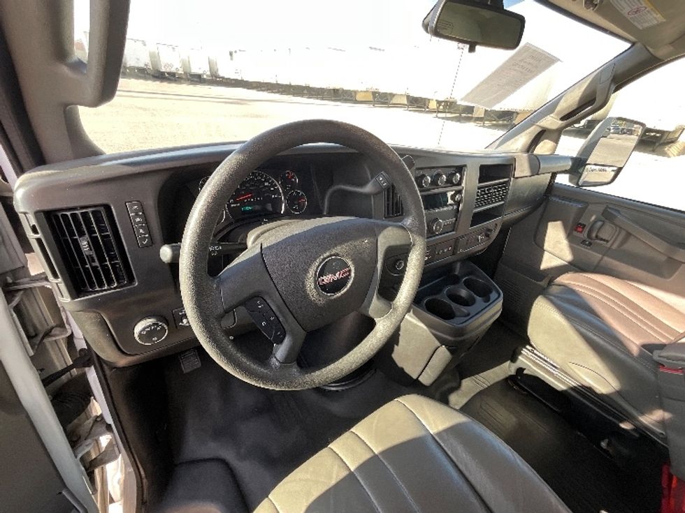 Light Duty Box Truck-Light and Medium Duty Trucks-GMC-2021-Savana G33903-Salt Lake City-UT-122,892\n\t\tmiles-$ 28,250 - Image 17