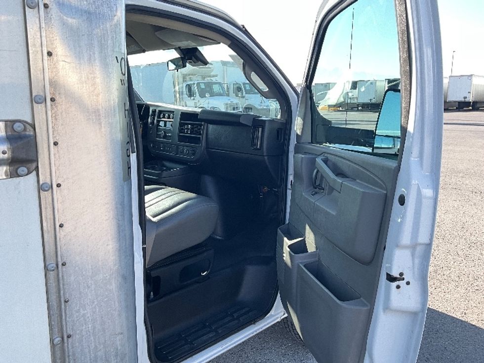 Light Duty Box Truck-Light and Medium Duty Trucks-GMC-2021-Savana G33903-Salt Lake City-UT-122,892\n\t\tmiles-$ 28,250 - Image 20