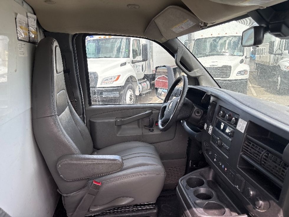 Light Duty Box Truck-Light and Medium Duty Trucks-GMC-2021-Savana G33903-Salt Lake City-UT-87,544\n\t\tmiles-$ 29,500 - Image 21