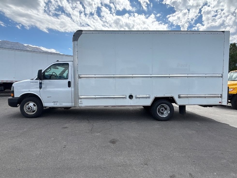 Light Duty Box Truck-Light and Medium Duty Trucks-GMC-2021-Savana G33903-Salt Lake City-UT-87,544\n\t\tmiles-$ 29,500 - Image 4