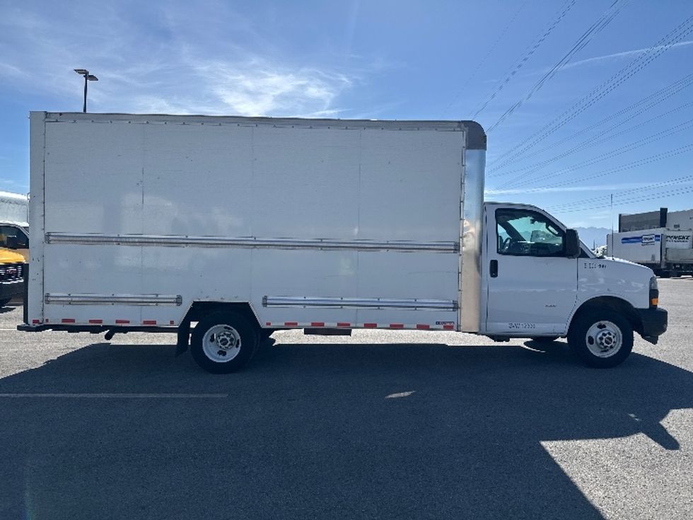 Light Duty Box Truck-Light and Medium Duty Trucks-GMC-2021-Savana G33903-Salt Lake City-UT-90,625\n\t\tmiles-$ 26,500 - Image 14