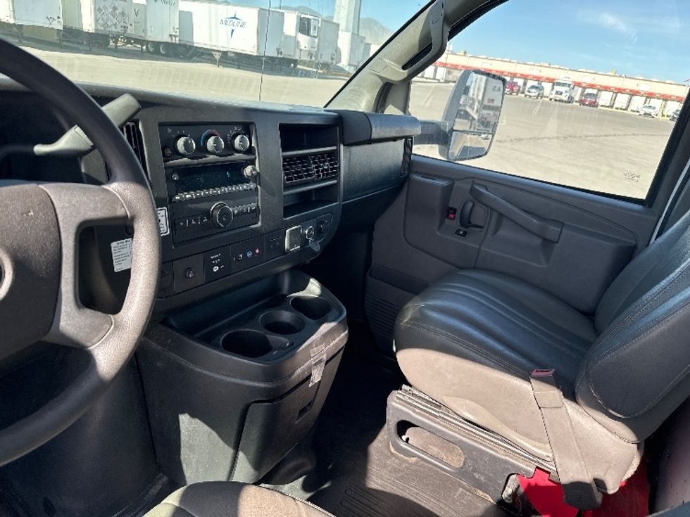 Light Duty Box Truck-Light and Medium Duty Trucks-GMC-2021-Savana G33903-Salt Lake City-UT-90,625\n\t\tmiles-$ 26,500 - Image 16