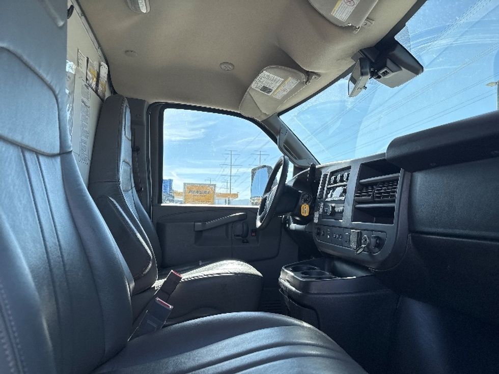 Light Duty Box Truck-Light and Medium Duty Trucks-GMC-2021-Savana G33903-Salt Lake City-UT-90,625\n\t\tmiles-$ 26,500 - Image 21