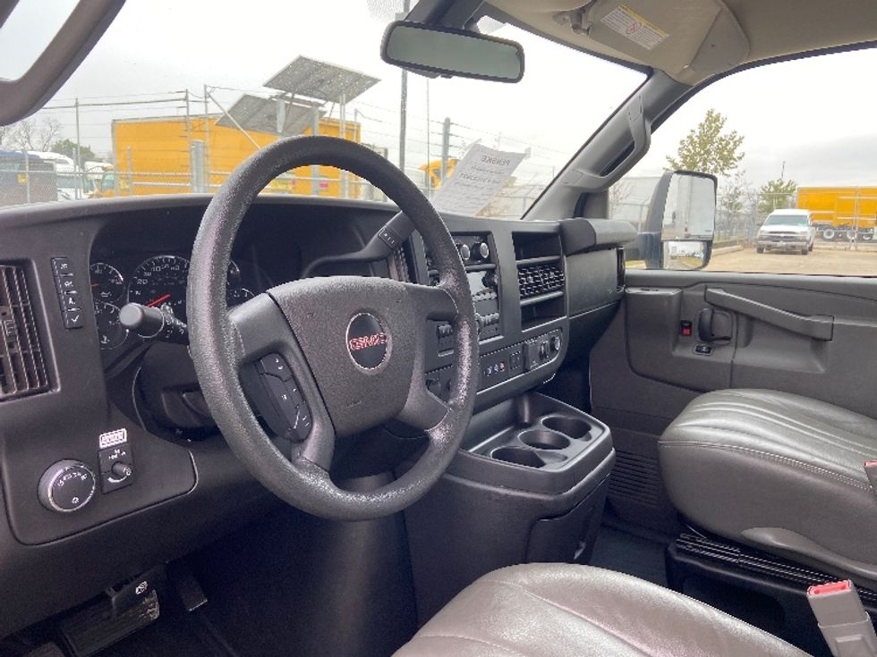 Light Duty Box Truck-Light and Medium Duty Trucks-GMC-2021-Savana G33903-San Antonio-TX-101,964\n\t\tmiles-$ 29,250 - Image 17