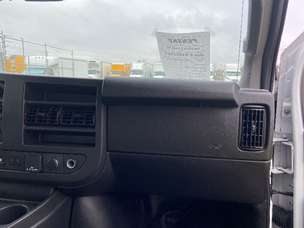 Light Duty Box Truck-Light and Medium Duty Trucks-GMC-2021-Savana G33903-San Antonio-TX-101,964\n\t\tmiles-$ 29,250 - Image 21