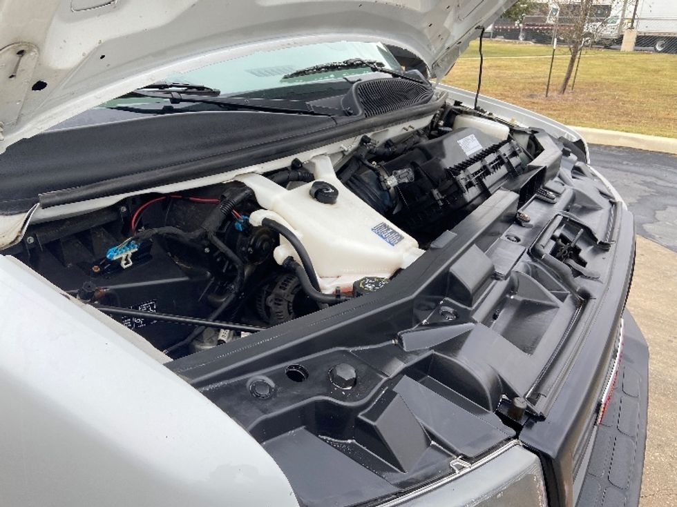 Light Duty Box Truck-Light and Medium Duty Trucks-GMC-2021-Savana G33903-San Antonio-TX-101,964\n\t\tmiles-$ 29,250 - Image 23