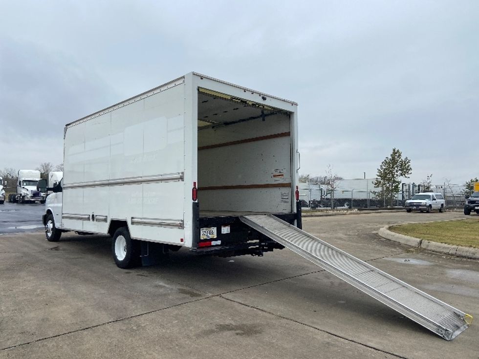 Light Duty Box Truck-Light and Medium Duty Trucks-GMC-2021-Savana G33903-San Antonio-TX-101,964\n\t\tmiles-$ 29,250 - Image 9