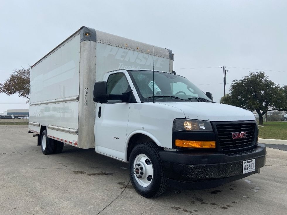 Light Duty Box Truck-Light and Medium Duty Trucks-GMC-2021-Savana G33903-San Antonio-TX-102,860\n\t\tmiles-$ 29,000 - Image 1
