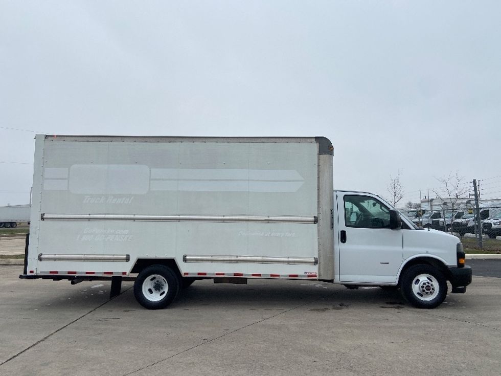 Light Duty Box Truck-Light and Medium Duty Trucks-GMC-2021-Savana G33903-San Antonio-TX-102,860\n\t\tmiles-$ 29,000 - Image 14
