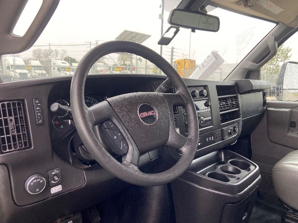 Light Duty Box Truck-Light and Medium Duty Trucks-GMC-2021-Savana G33903-San Antonio-TX-102,860\n\t\tmiles-$ 29,000 - Image 16