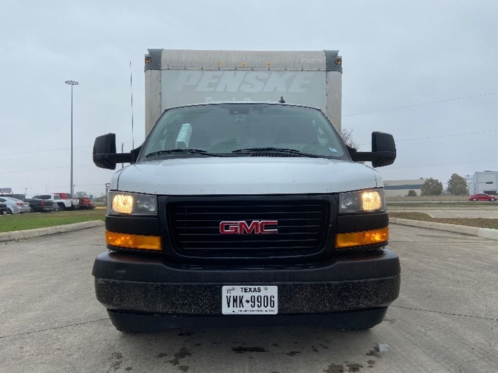 Light Duty Box Truck-Light and Medium Duty Trucks-GMC-2021-Savana G33903-San Antonio-TX-102,860\n\t\tmiles-$ 29,000 - Image 2