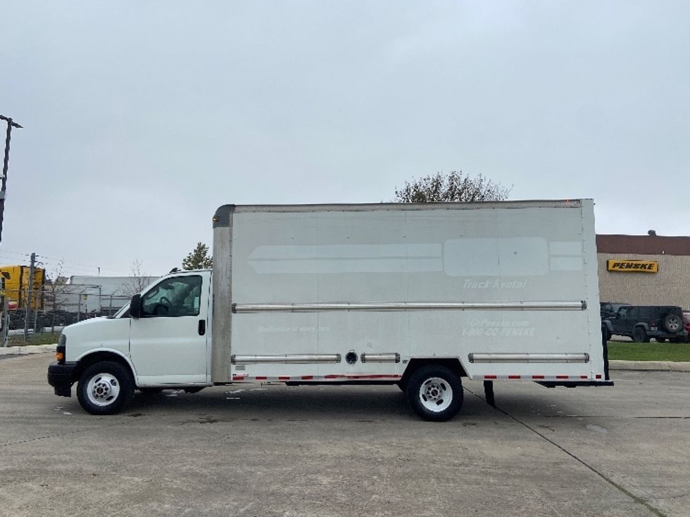 Light Duty Box Truck-Light and Medium Duty Trucks-GMC-2021-Savana G33903-San Antonio-TX-102,860\n\t\tmiles-$ 29,000 - Image 4