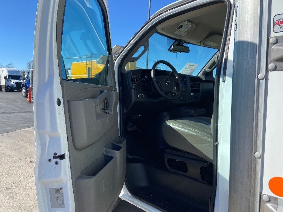 Light Duty Box Truck-Light and Medium Duty Trucks-GMC-2021-Savana G33903-San Antonio-TX-102,930\n\t\tmiles-$ 29,000 - Image 16