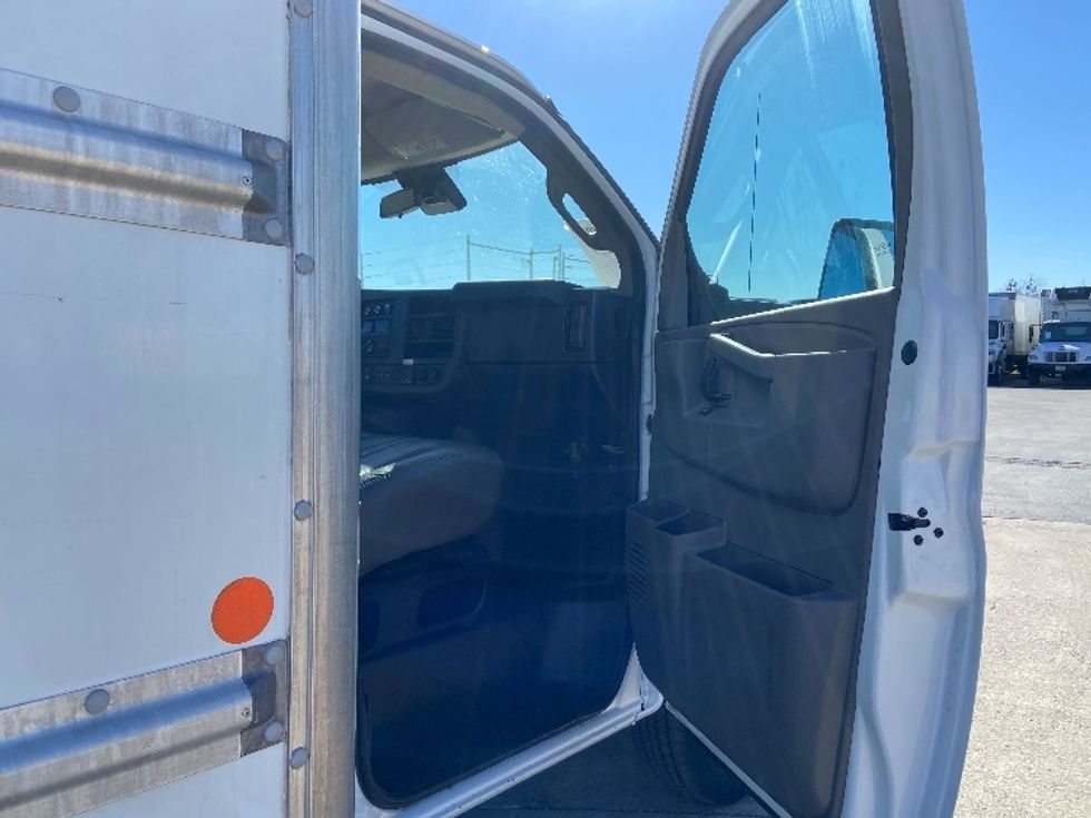 Light Duty Box Truck-Light and Medium Duty Trucks-GMC-2021-Savana G33903-San Antonio-TX-102,930\n\t\tmiles-$ 29,000 - Image 20