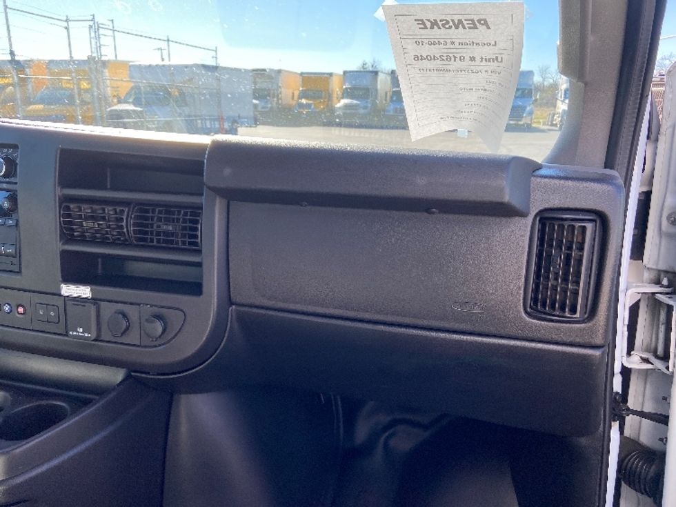 Light Duty Box Truck-Light and Medium Duty Trucks-GMC-2021-Savana G33903-San Antonio-TX-102,930\n\t\tmiles-$ 29,000 - Image 21