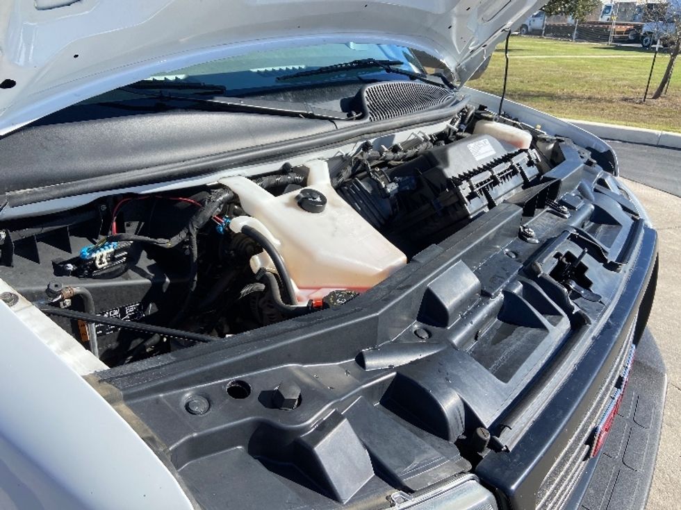 Light Duty Box Truck-Light and Medium Duty Trucks-GMC-2021-Savana G33903-San Antonio-TX-102,930\n\t\tmiles-$ 29,000 - Image 23