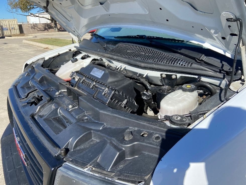 Light Duty Box Truck-Light and Medium Duty Trucks-GMC-2021-Savana G33903-San Antonio-TX-102,930\n\t\tmiles-$ 29,000 - Image 24