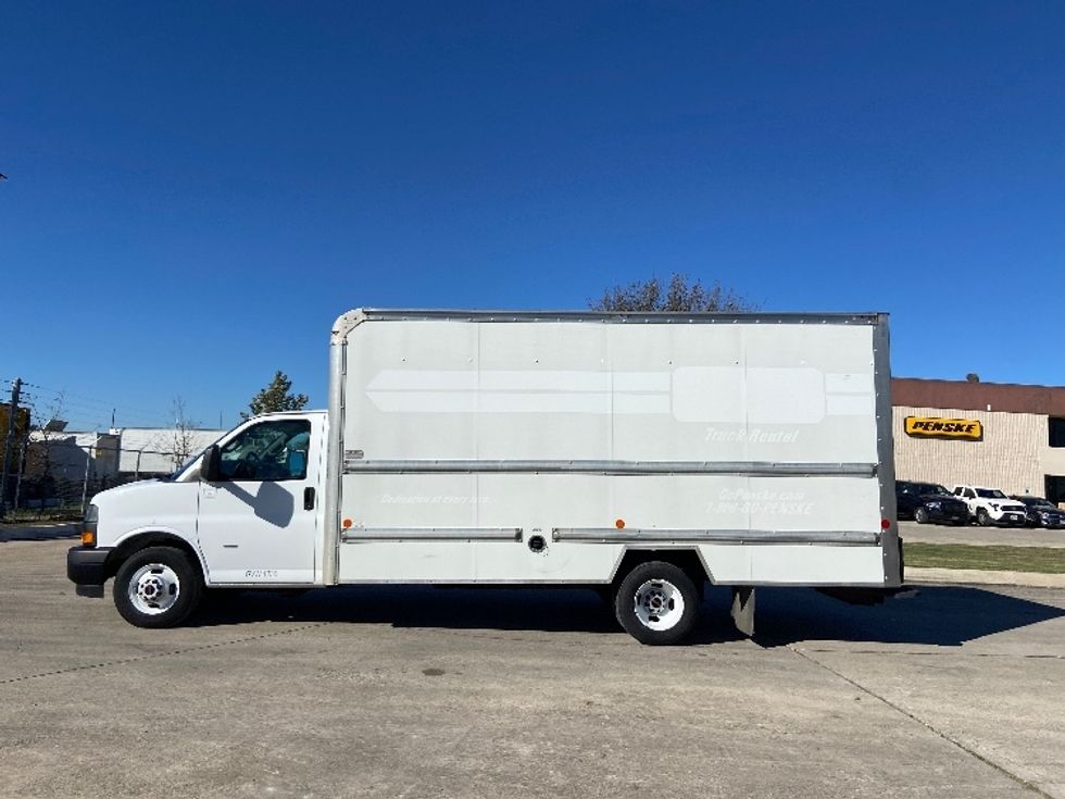 Light Duty Box Truck-Light and Medium Duty Trucks-GMC-2021-Savana G33903-San Antonio-TX-102,930\n\t\tmiles-$ 29,000 - Image 4