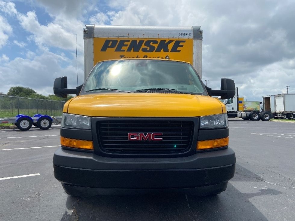 Light Duty Box Truck-Light and Medium Duty Trucks-GMC-2021-Savana G33903-San Antonio-TX-104,667\n\t\tmiles-$ 26,500 - Image 2