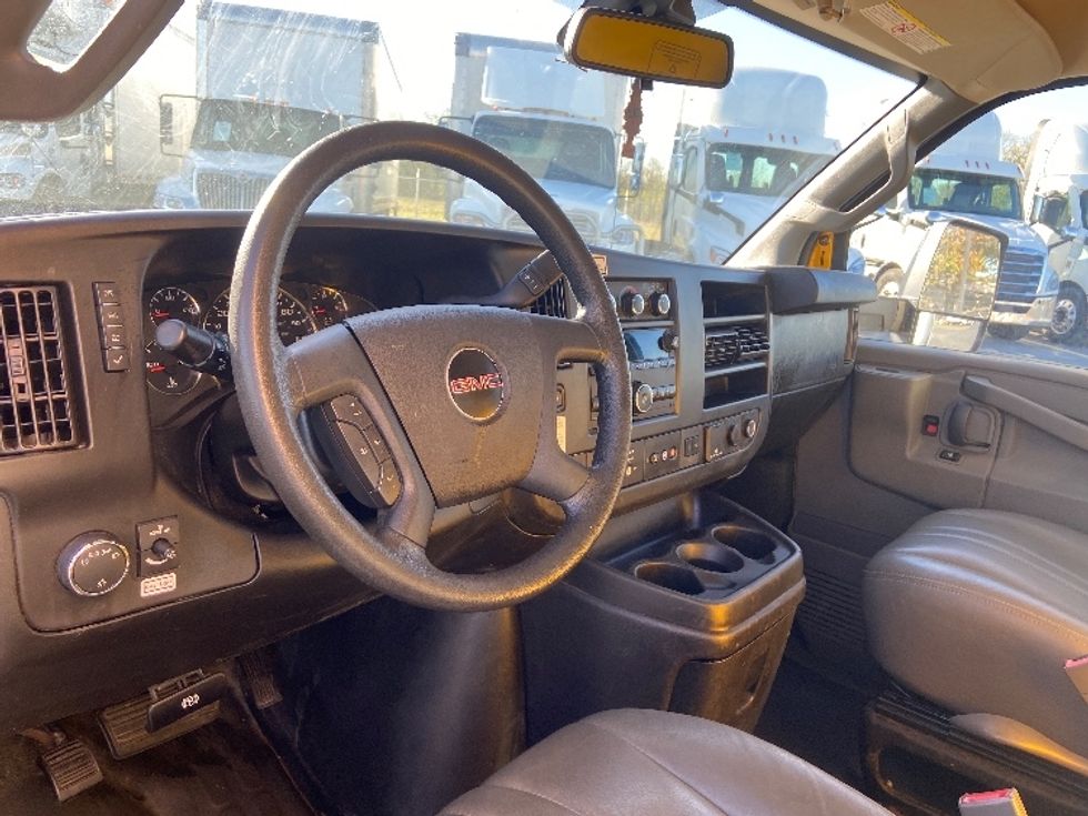 Light Duty Box Truck-Light and Medium Duty Trucks-GMC-2021-Savana G33903-San Antonio-TX-104,797\n\t\tmiles-$ 25,750 - Image 16