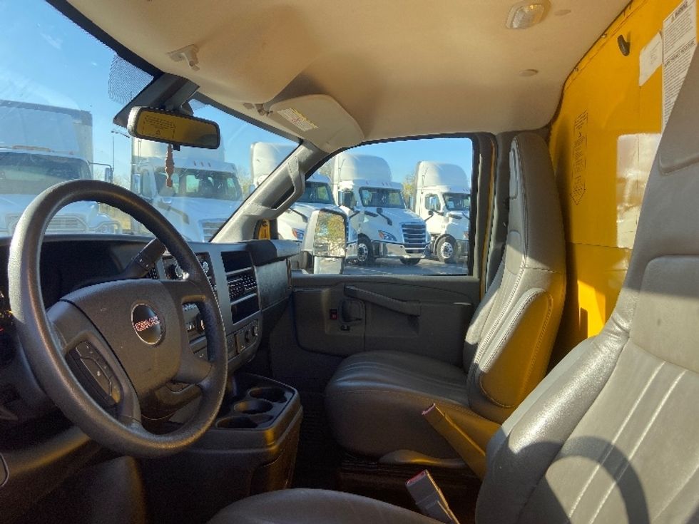 Light Duty Box Truck-Light and Medium Duty Trucks-GMC-2021-Savana G33903-San Antonio-TX-104,797\n\t\tmiles-$ 25,750 - Image 18