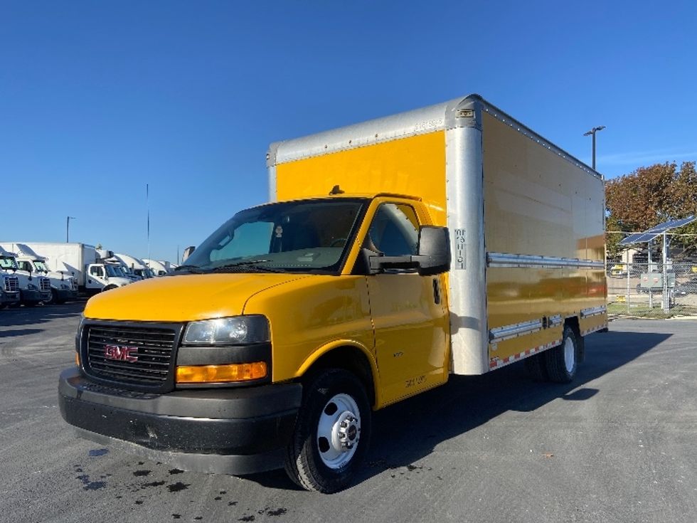 Light Duty Box Truck-Light and Medium Duty Trucks-GMC-2021-Savana G33903-San Antonio-TX-104,797\n\t\tmiles-$ 25,750 - Image 3