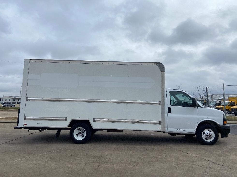 Light Duty Box Truck-Light and Medium Duty Trucks-GMC-2021-Savana G33903-San Antonio-TX-105,608\n\t\tmiles-$ 28,750 - Image 15