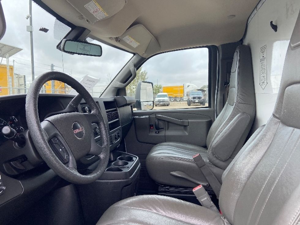 Light Duty Box Truck-Light and Medium Duty Trucks-GMC-2021-Savana G33903-San Antonio-TX-105,608\n\t\tmiles-$ 28,750 - Image 19
