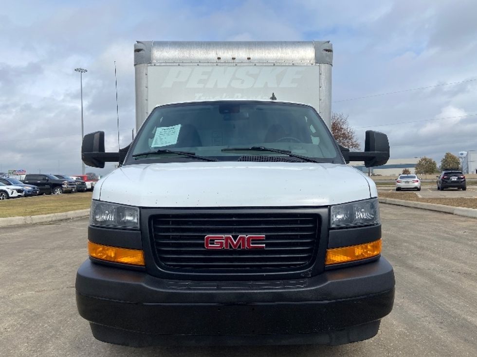 Light Duty Box Truck-Light and Medium Duty Trucks-GMC-2021-Savana G33903-San Antonio-TX-105,608\n\t\tmiles-$ 28,750 - Image 2