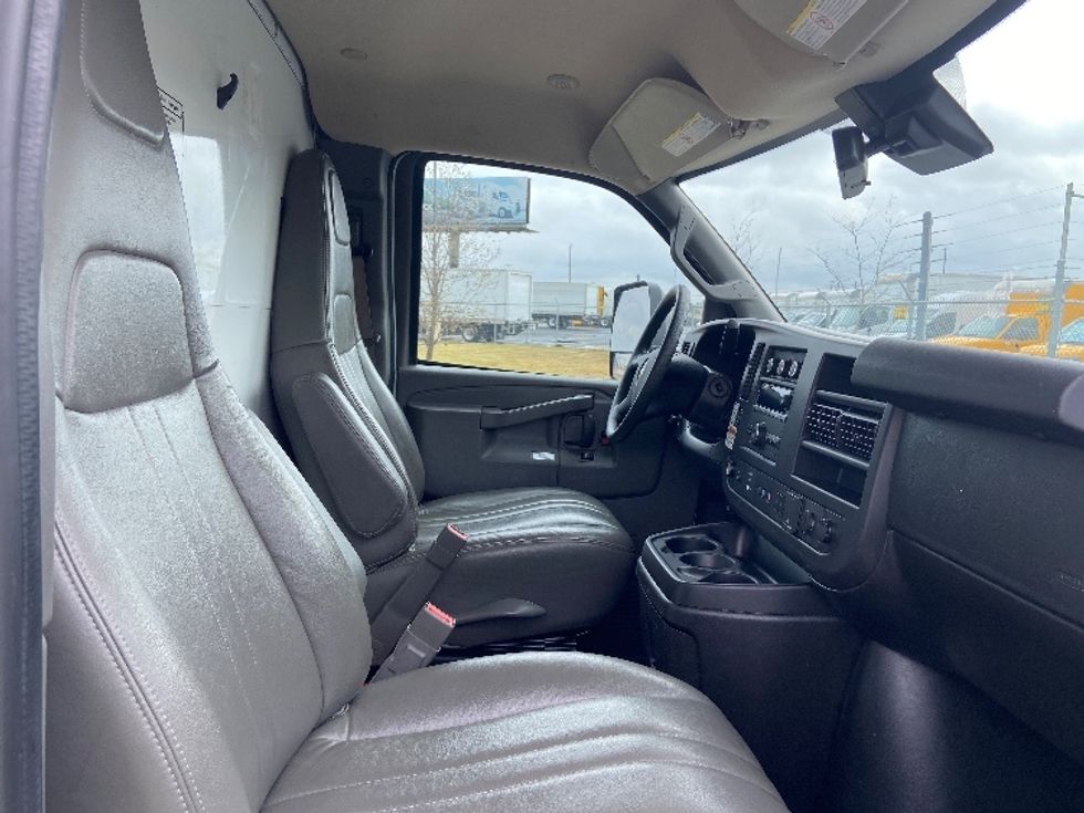 Light Duty Box Truck-Light and Medium Duty Trucks-GMC-2021-Savana G33903-San Antonio-TX-105,608\n\t\tmiles-$ 28,750 - Image 22