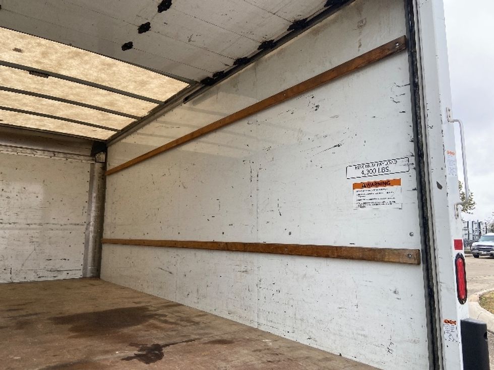 Light Duty Box Truck-Light and Medium Duty Trucks-GMC-2021-Savana G33903-San Antonio-TX-106,842\n\t\tmiles-$ 28,500 - Image 12